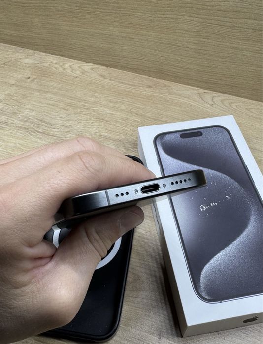 vand iPhone 15 Pro 256Gb Black titanium 97%