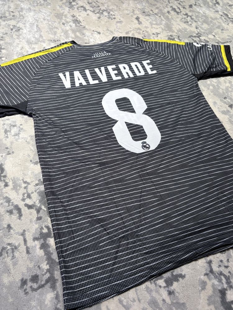 Compleu fotbal copii Real Madrid - Valverde