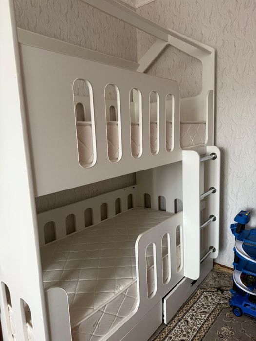 Двухярусная кровать детская