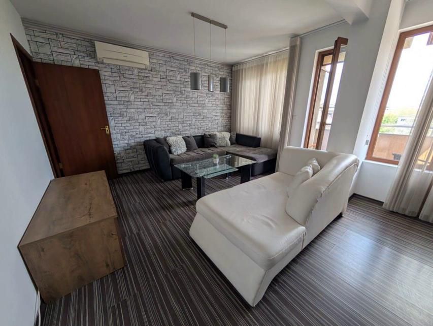 Дава се под наем Тристаен апартамент в Пловдив, Център - 90 кв.м за 600 € - Снимка #1