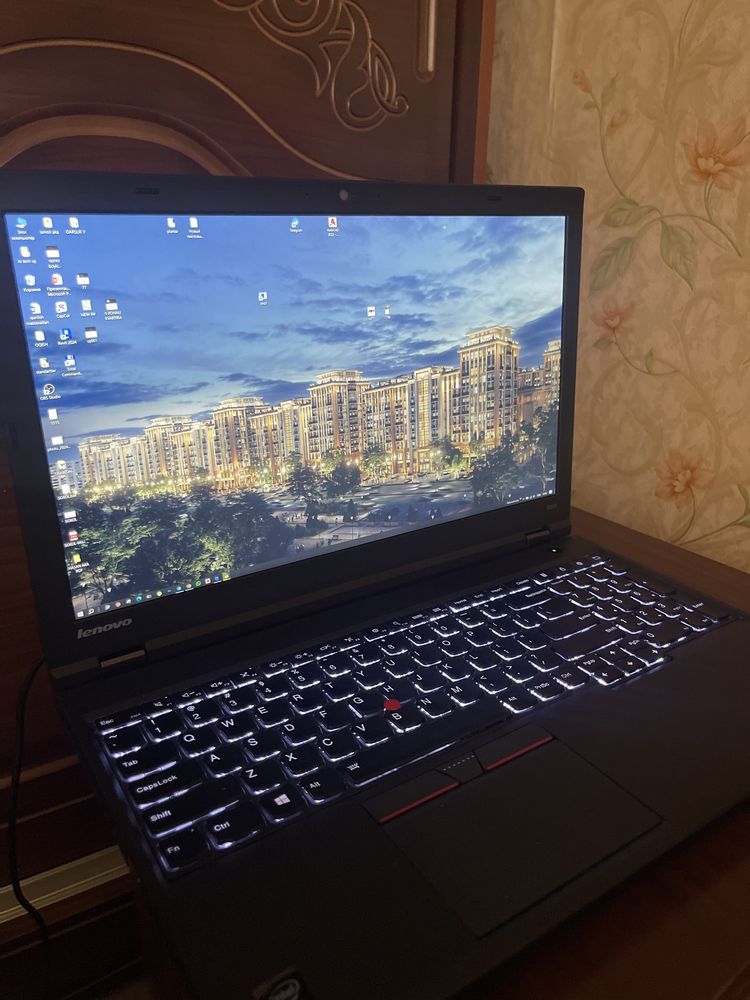 Lenovo thinkpad 15.6 dyum