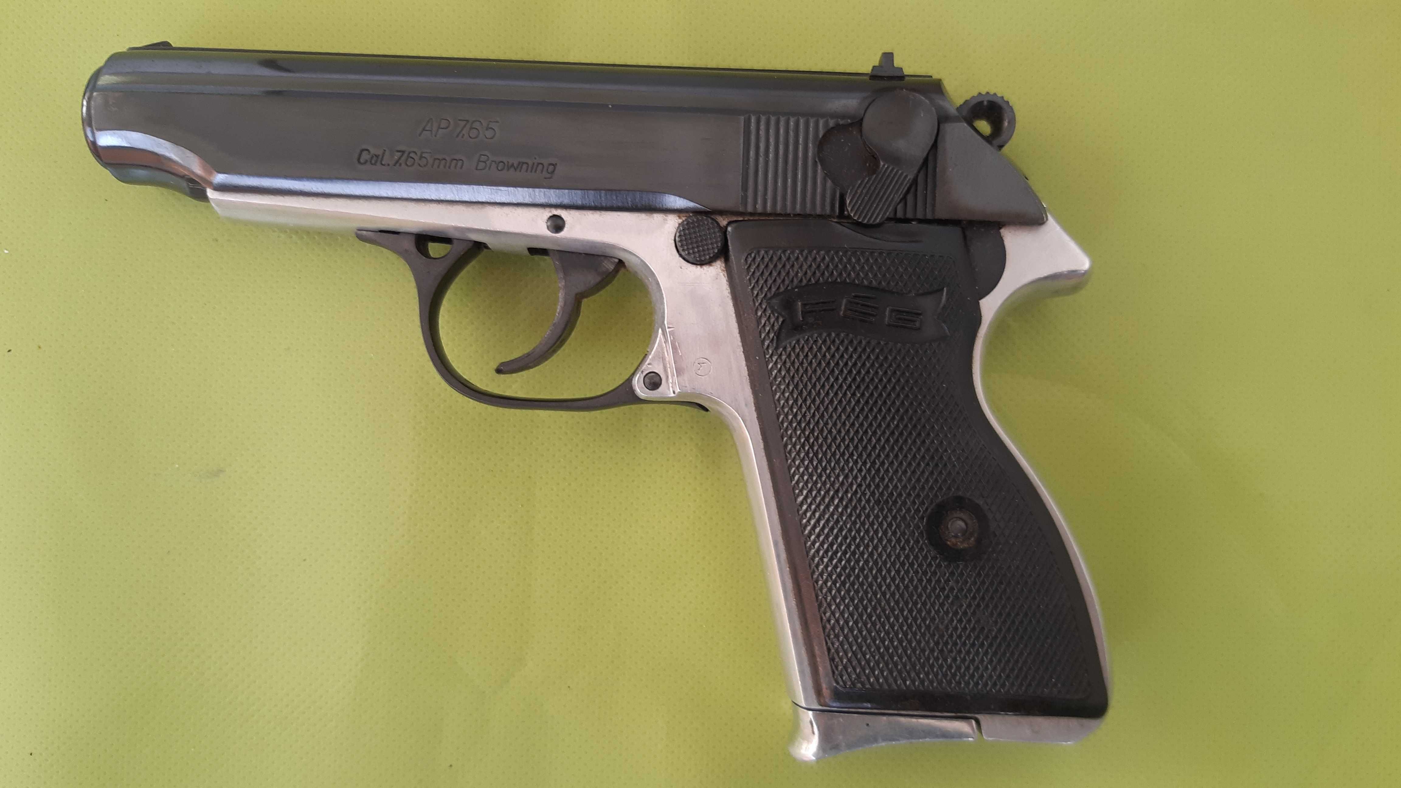 Продавам пистолет AP кал.7,65 мм (.32 Browning)