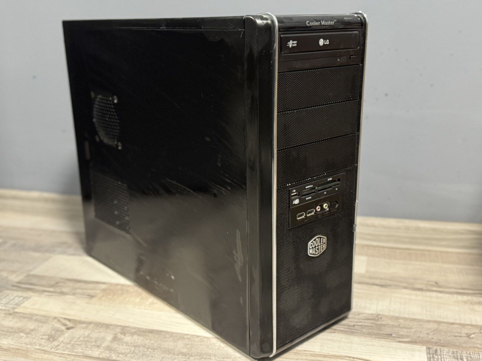Компютър 8RAM/500GB/AMD/Nvidia 550Ti.