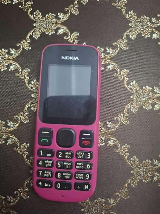 Продам сотовый телефон Nokia 100