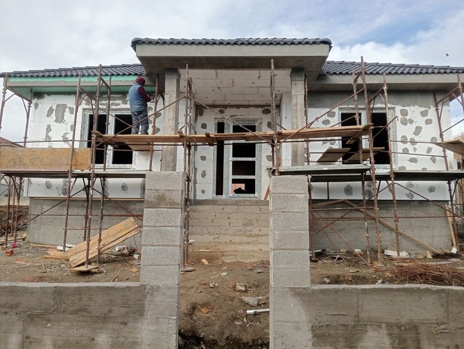 Vând casă single in cisnadie teren 500 mp