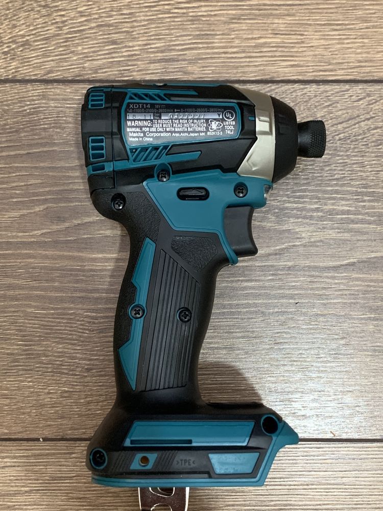 Шуруповёрт MAKITA XDT13