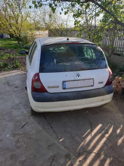 Vand Renault clio 2 dezmembrari