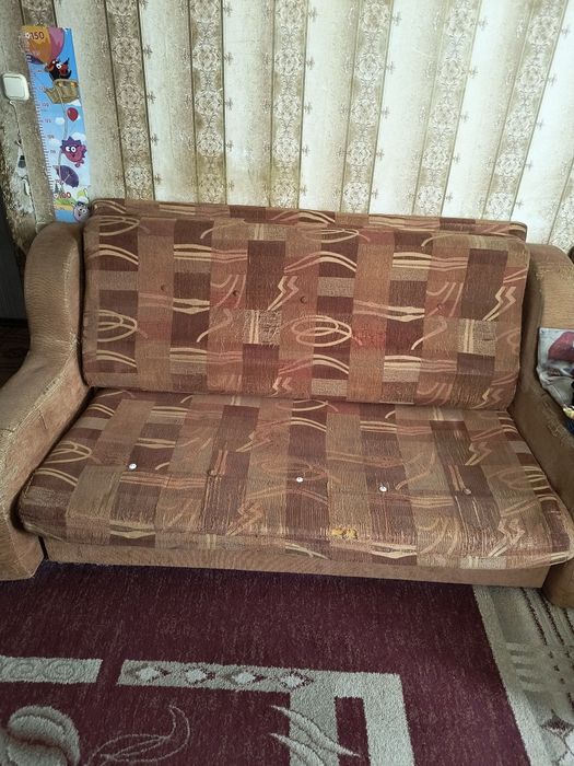 Продам диван раскладной двухместный и два кресло - кровати