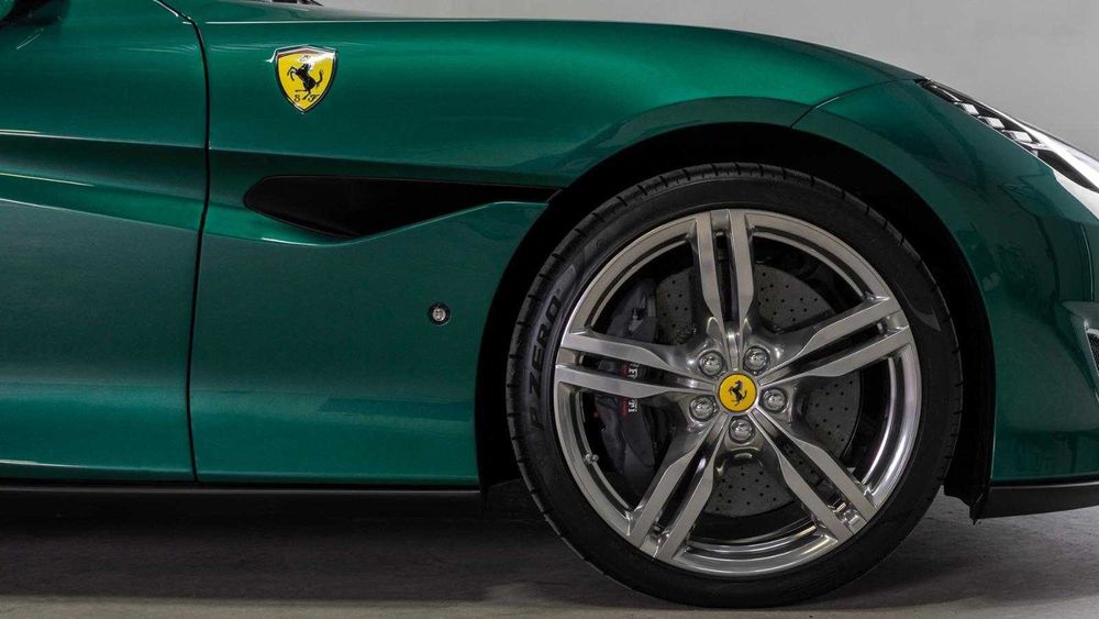 Ferrari Portofino „Tailor Made” Unicat-Interior și Exterior (Leasing)