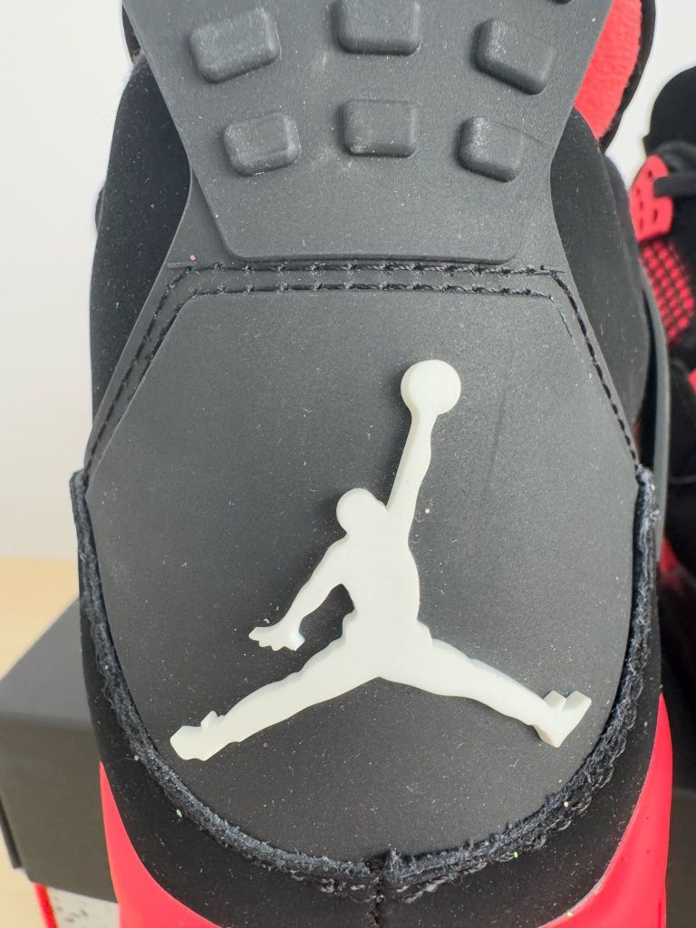 Air Jordan 4 Retro