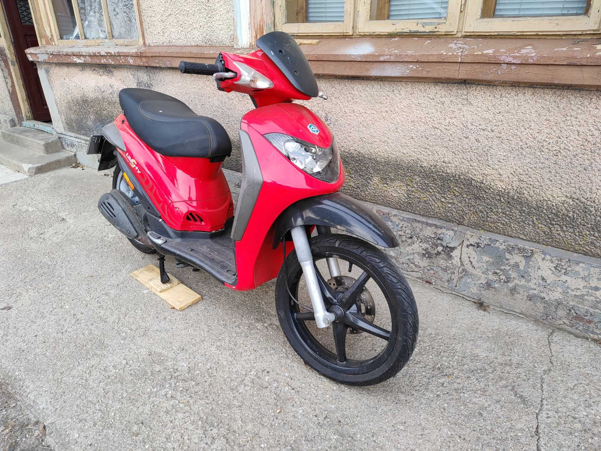 Dezmembrez scuter Piaggio Liberty S 50 an 2007 piese 50cc 4 timpi