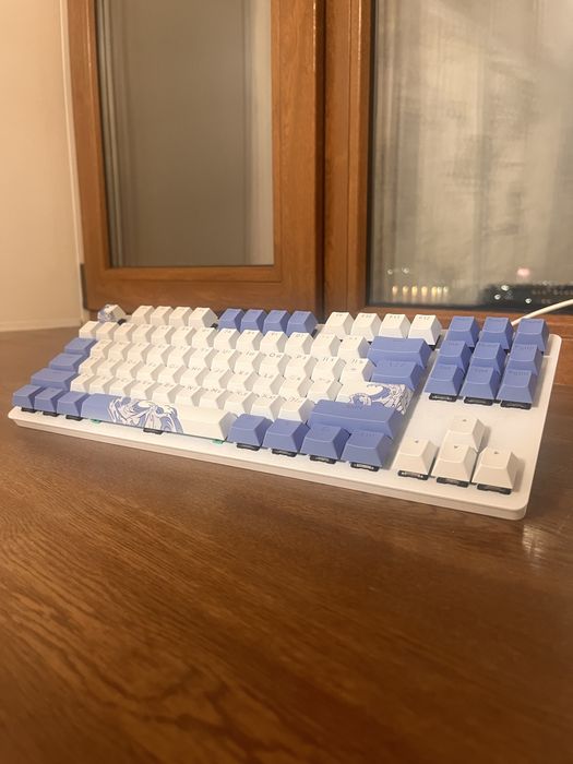 Продам клавиатуру