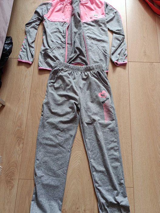 Анцуг за момиче 12г