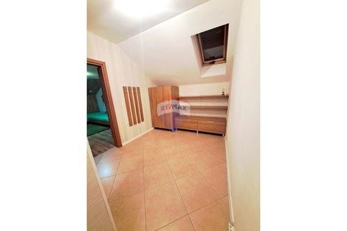 Дава се под наем Тристаен апартамент в Варна, Бриз - 150 кв.м за 850 € - Снимка #10