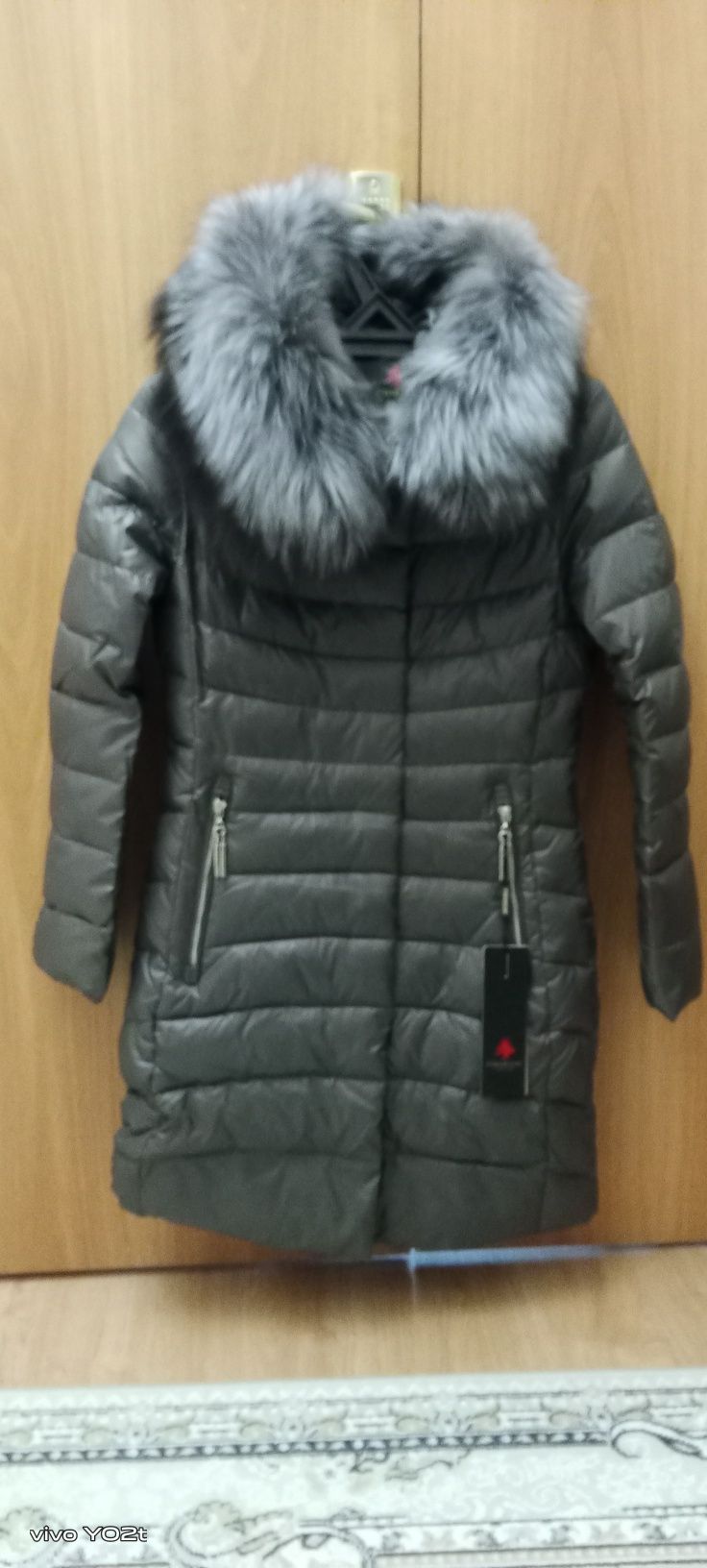 Продам женскую куртку