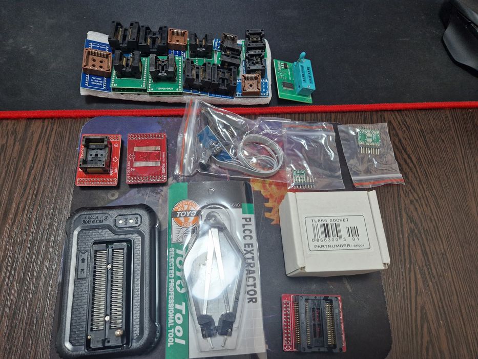 Программатор TL886Plus+44 адаптеров (T48)