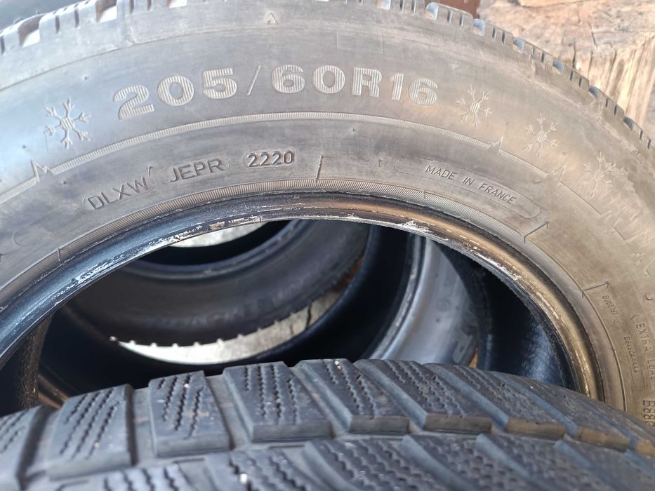 Зимни гуми 205/60/16 DUNLOP WINTER SPORT 5