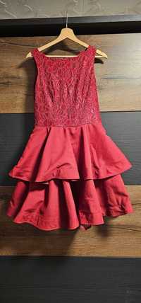 Прекрасна рокля в цвят бордо