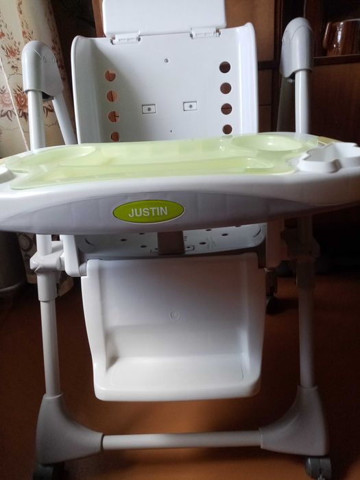 Продам стульчик для кормления ребенка и шезлонг. Два в одном.