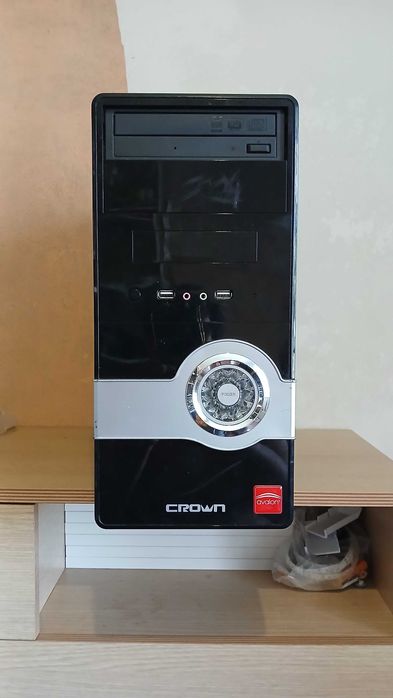 Систем. Блок Intel Core 2 Quad Q8400. 4 ядерный. 4 потока. ОЗУ - 4 Гб.