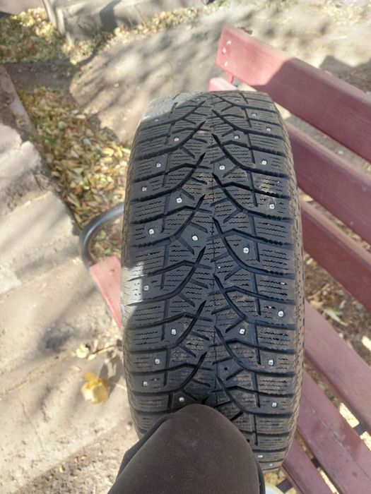 Продаю шины 1шт в майкудуке