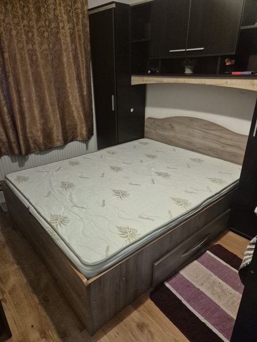 Vând dormitor cu saltea