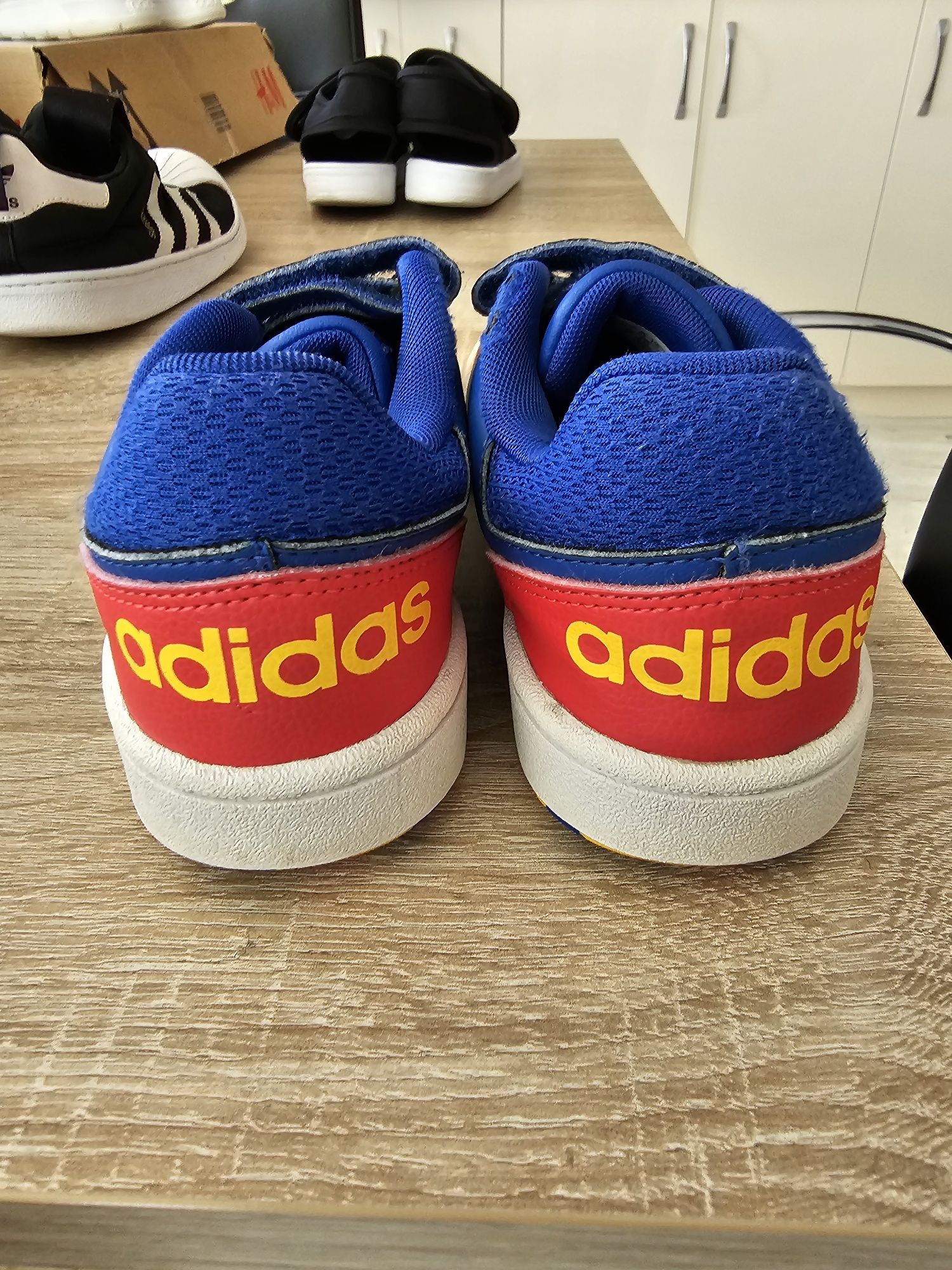 Маратонки адидас adidas