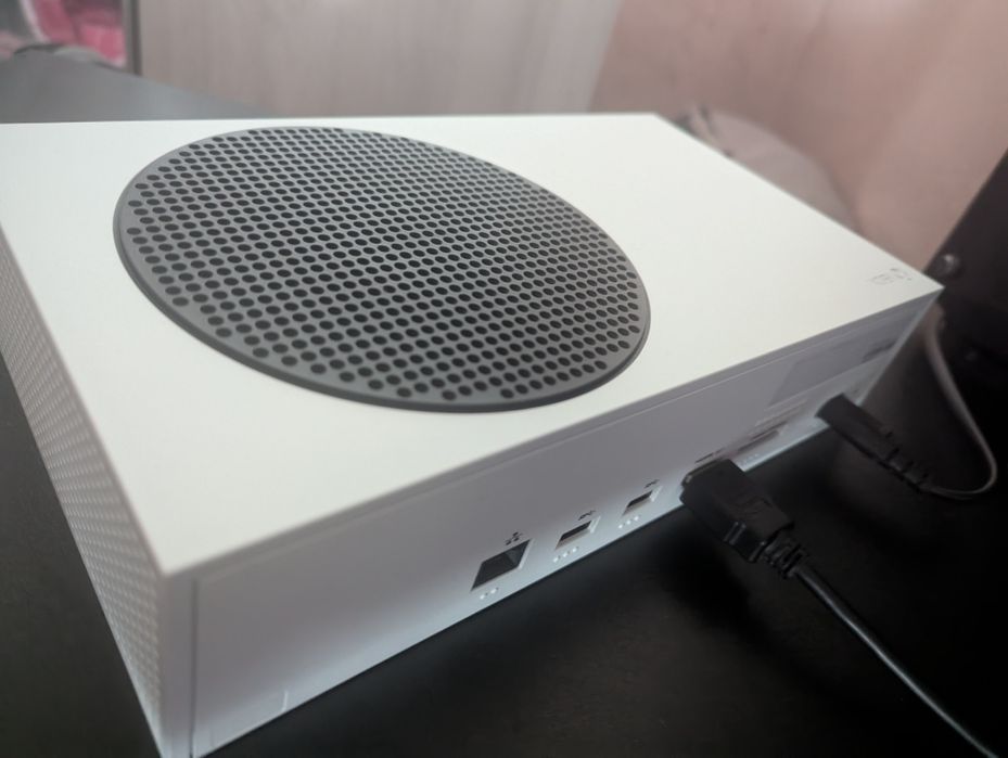 Xbox Series S 512GB impecabil + 4 jocuri