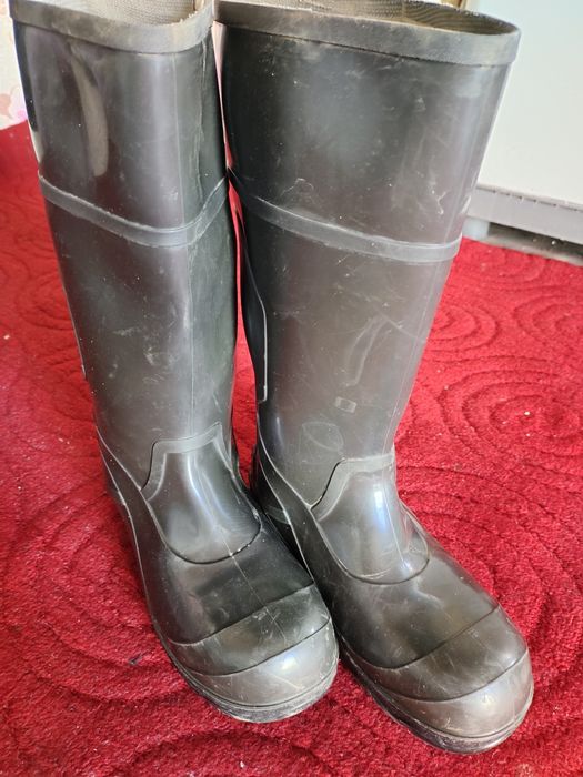 Продам сапоги резиновые