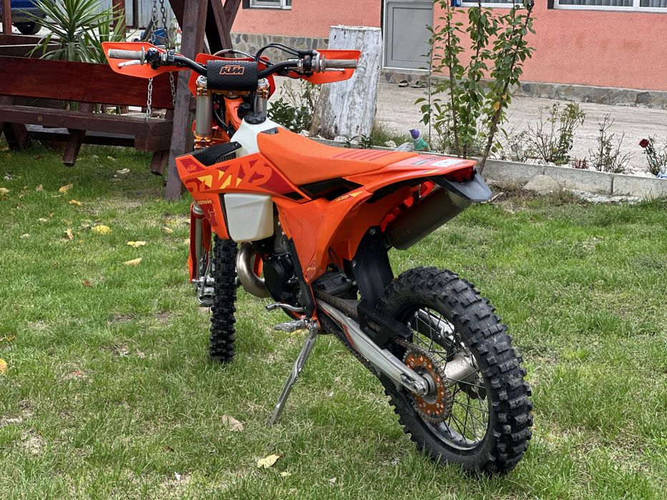 Ktm 300 six days 2025