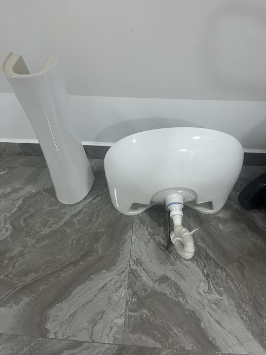 Продам раковину с стфоном и краном все в сборе