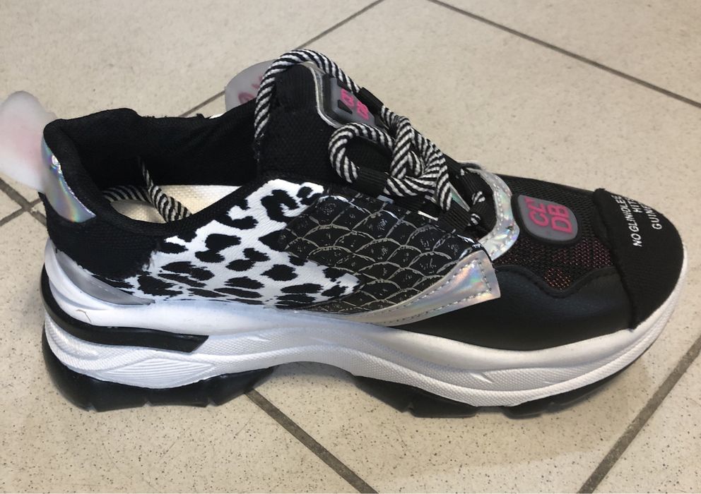 Дамски обуски