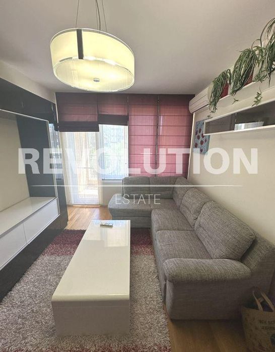 Дава се под наем Тристаен апартамент в Варна, Възраждане 1 - 86 кв.м за 750 € - Снимка #1