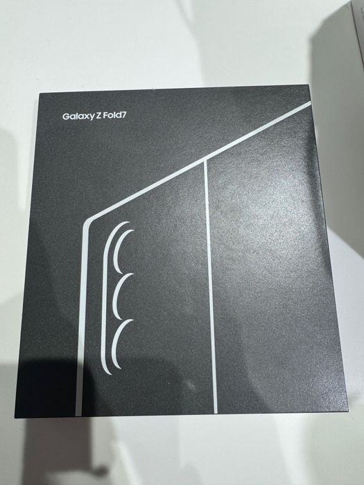 Продам Samsung Galaxy Z Fold 7