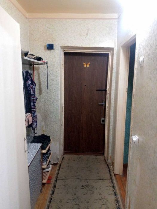 Продам свою 3/3/4 квартиру м-в Ялангач, кирпичный дом