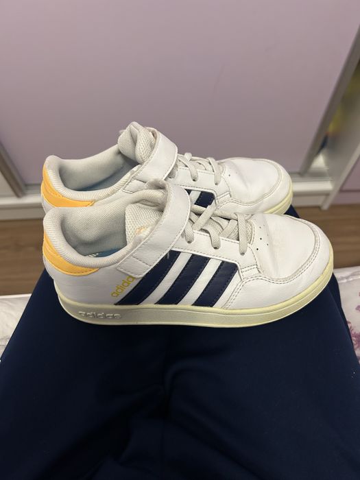 Отигинални детски маратонки Adidas 33N