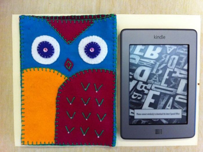 Husa protectie Kindle model panda, produs handmade din fetru.