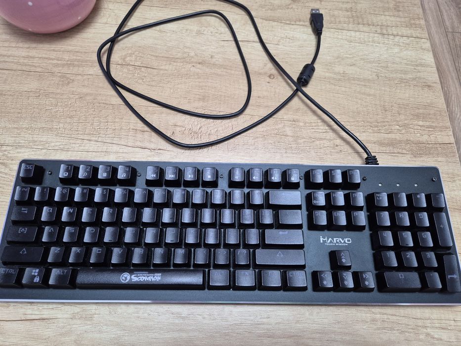 Tastatura mecanica Scorpion Marvo + cooler laptop cadou