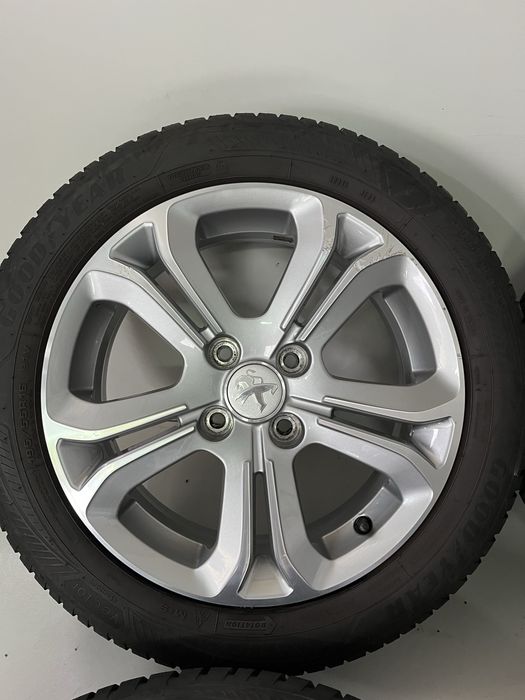 Оригинални джанти 16 цола 4х108 за Пежо 208 с гуми 195/55/16