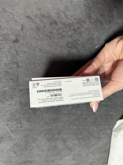 Слушалки AirPods with Charging Case