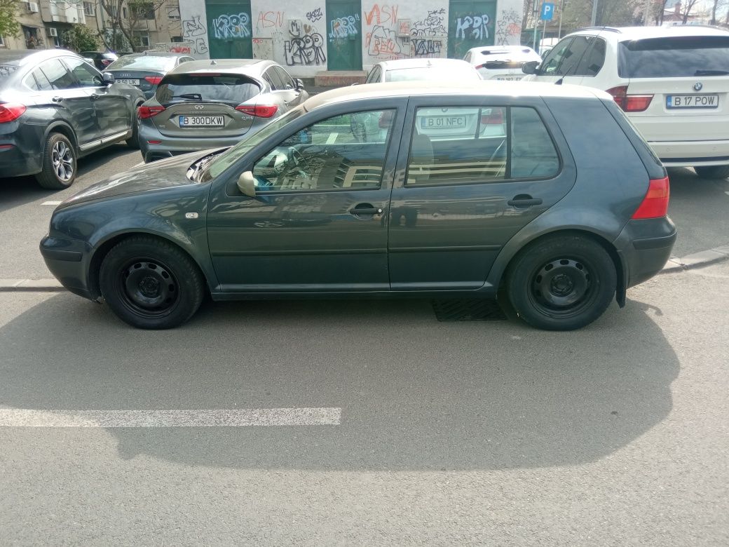 Vw golf  1.6 16 v