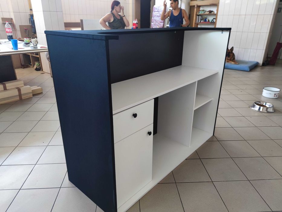 Receptie salon machiaj frizerie hotel pensiune. Doar pe comanda.