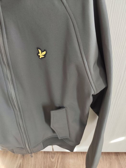 Vând Geaca Lyle Scott