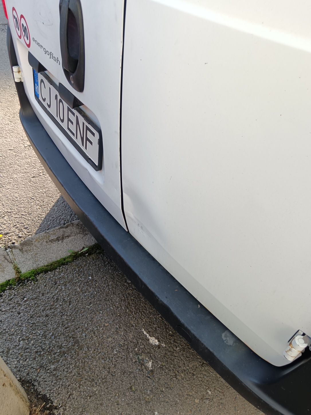 Vând Peugeot bipper
