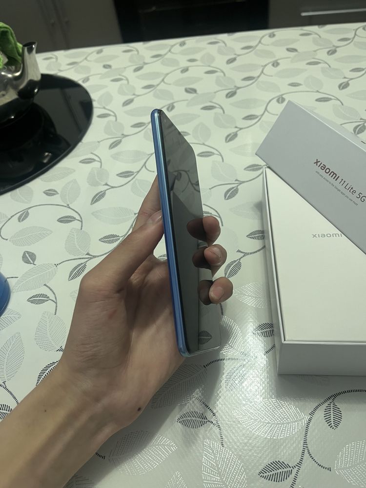 Продам Xiaomi 11 Lite 5G 128gb