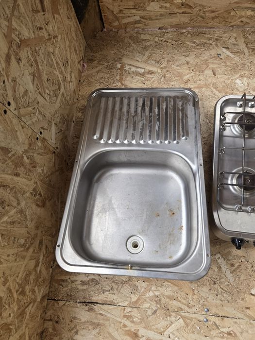 Aragaz și chiuveta rulota autorulota