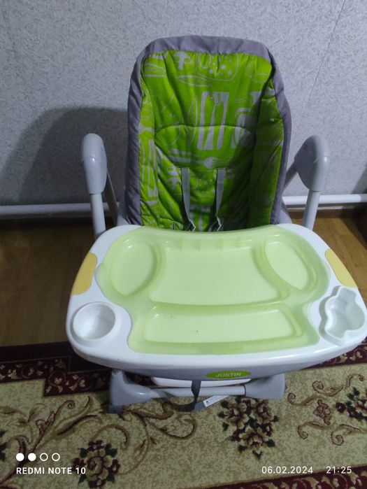 Стол для кормление малыша