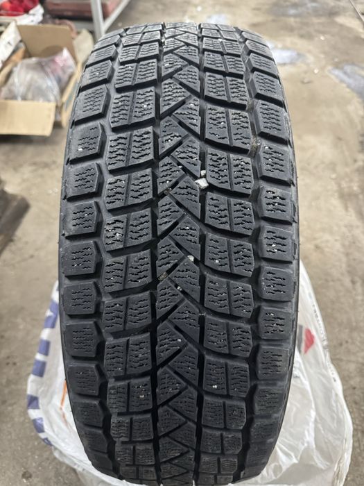 Продам резину 215/60/17