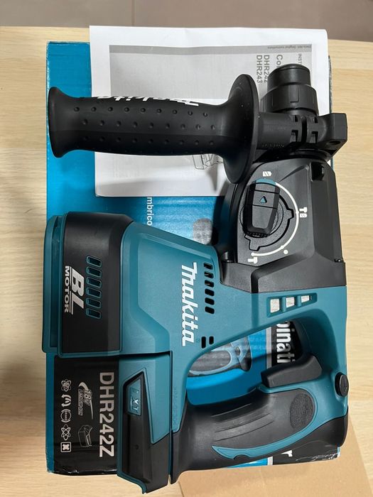 Makita ciocan rotopercutor 18V Brushless si impact DTD154
MakitaMakita