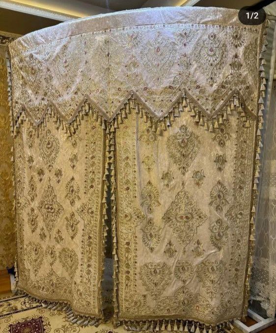 Бархид чимилдик туплами катта ва кенг ,сарпо учун замонавий шиша